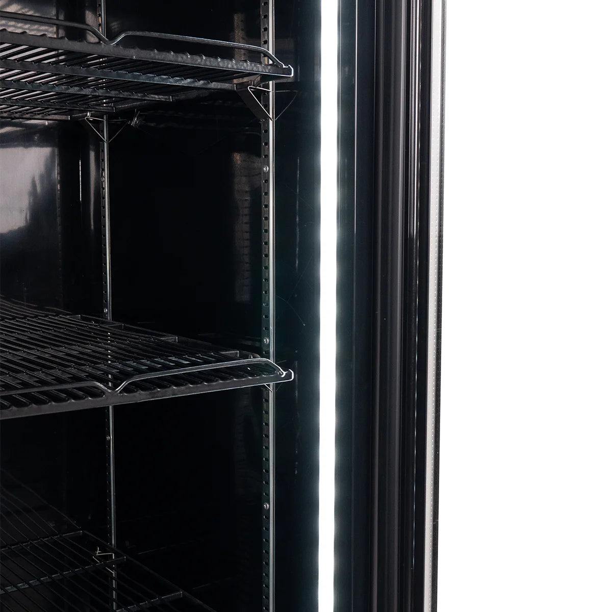 Getränkekühlschrank ECO 630 mit Leuchtaufsatz und Klapptüren