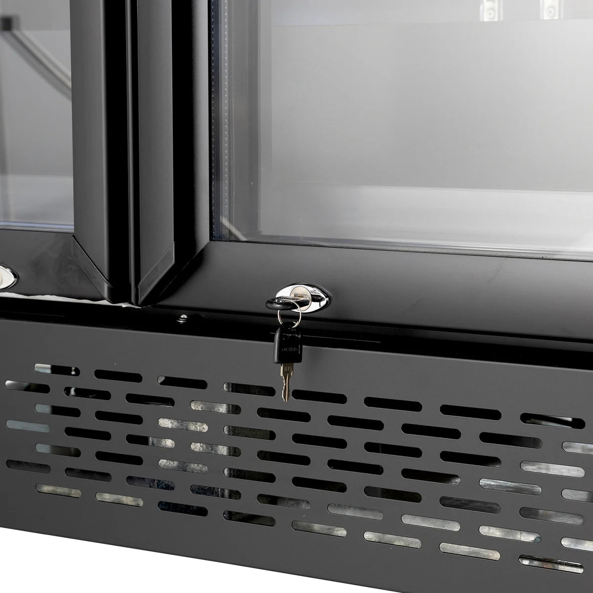 Gastro-Cool GD1600 Getränkekühlschrank 1716 Liter mit 3 Klapptüren, LED Beleuchtung, schwarz