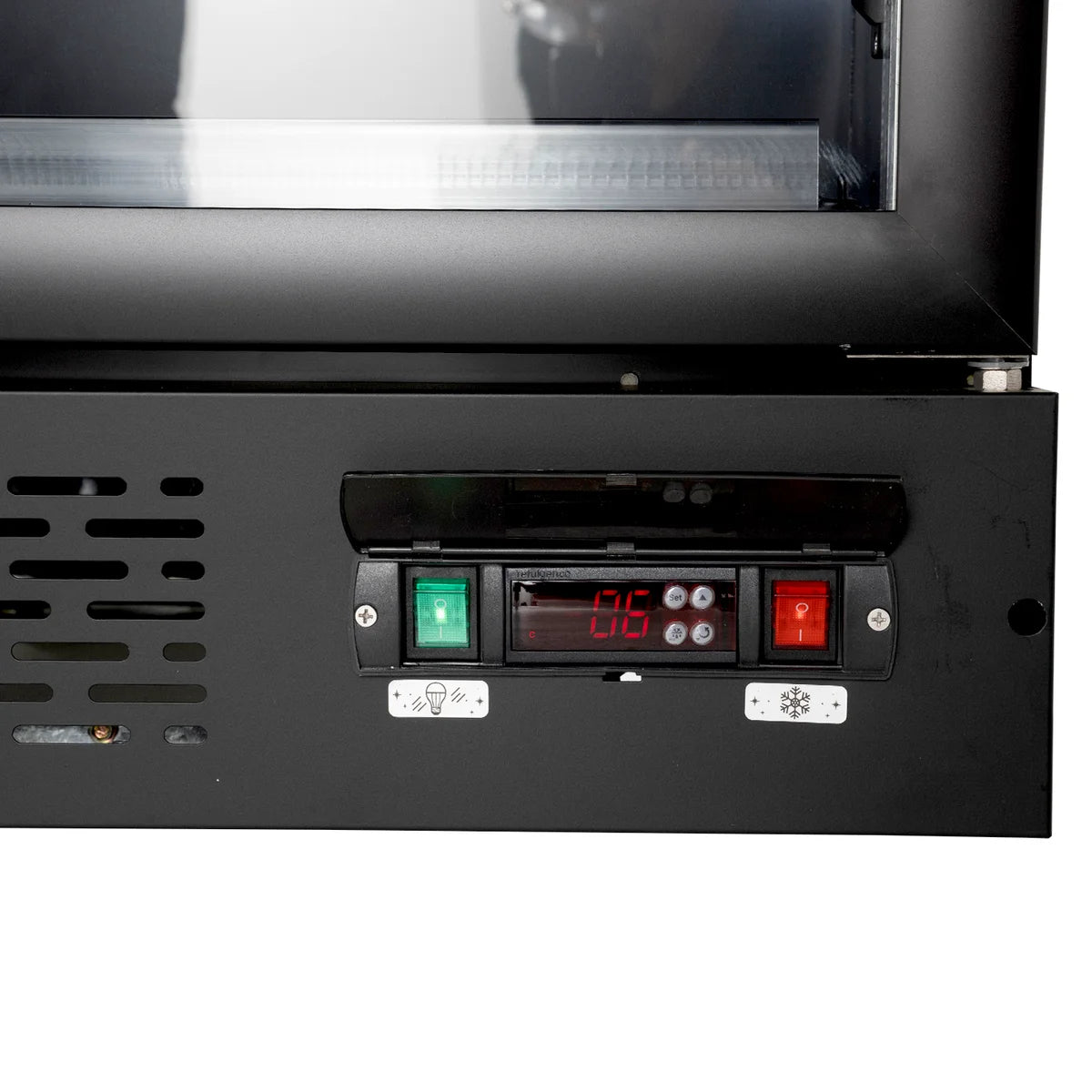 Gastro-Cool GD1600 Getränkekühlschrank 1716 Liter mit 3 Klapptüren, LED Beleuchtung, schwarz