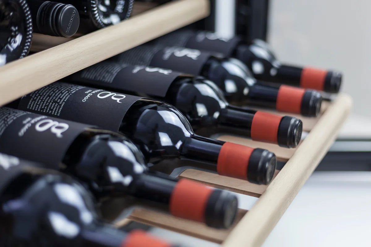 CASO Einbaukühlschrank WineSafe 18 EB schwarz