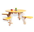 TAVI SPIELTISCH