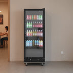 Getränkekühlschrank GKS-360, 360 Liter Kühlraumvolumen, 5 verstellbare Einlegeböden, Innenbeleuchtung, Abschließbar, Schwarz